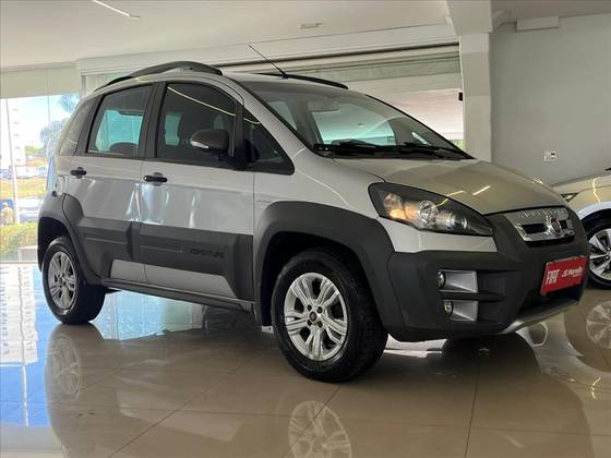 FIAT IDEA 1.8 MPI ADVENTURE 16V FLEX 4P AUTOMATIZADO FIAT IDEA 1.8 MPI ADVENTURE 16V FLEX 4P AUTOMATIZADO